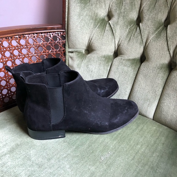 Old Navy Shoes - Black faux suede ankle booties